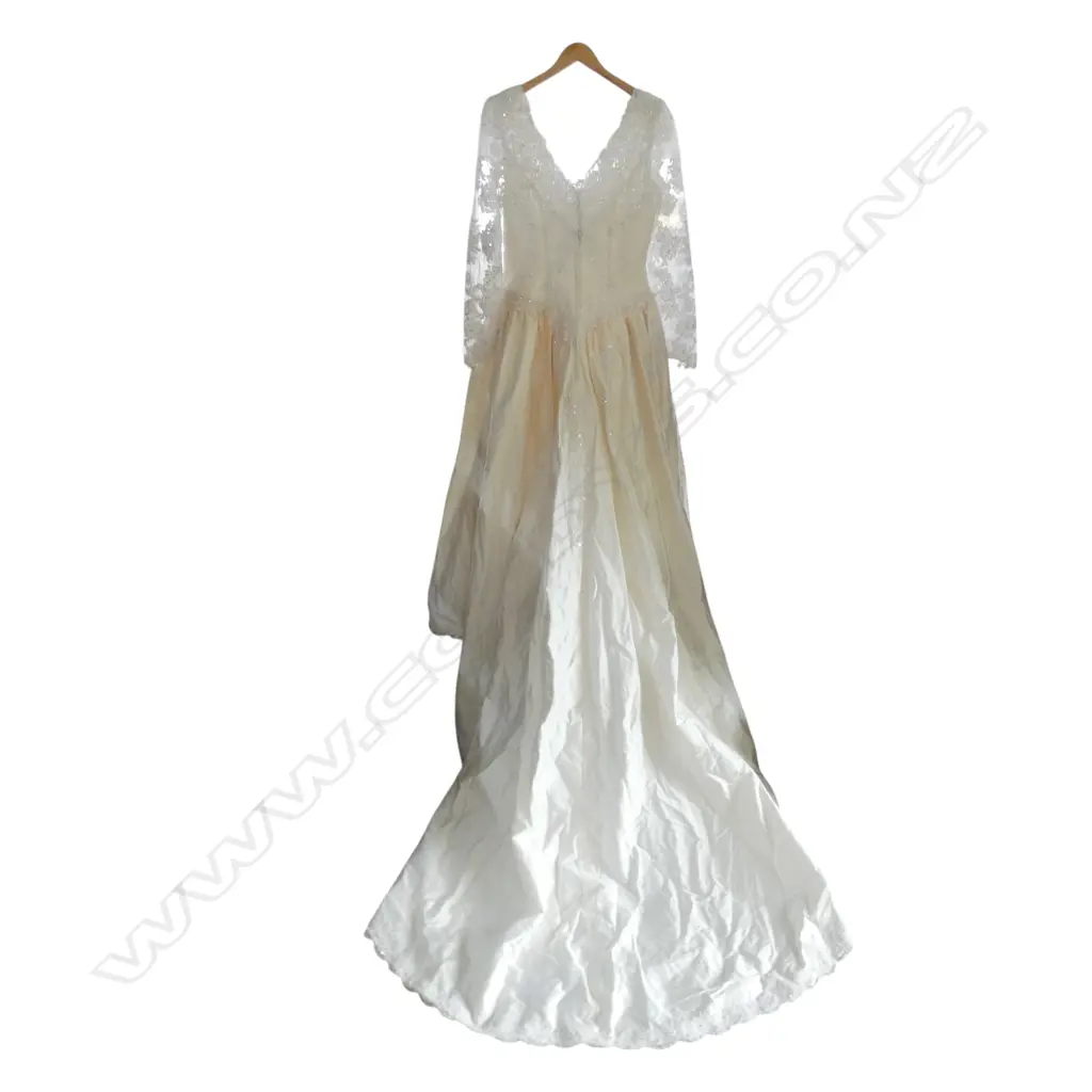 SILK WEDDING DRESS, MADE IN TAIWAN, SIZE 16 Image 1++