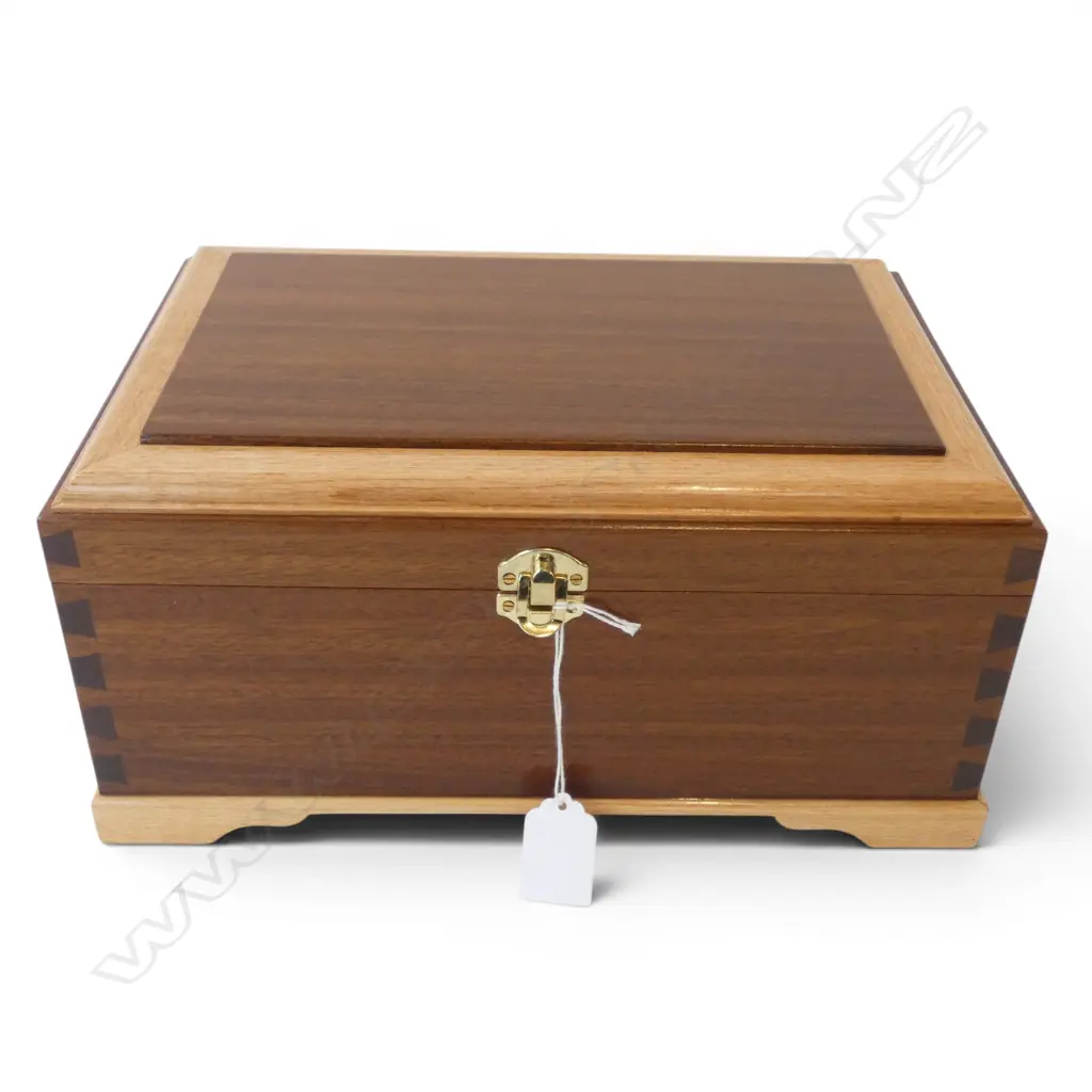 HANDMADE WOODEN BOX; MAHOGANY w. TAWA TRIM, DOVETAILED & VELVET LINED W.305mm Image 1++
