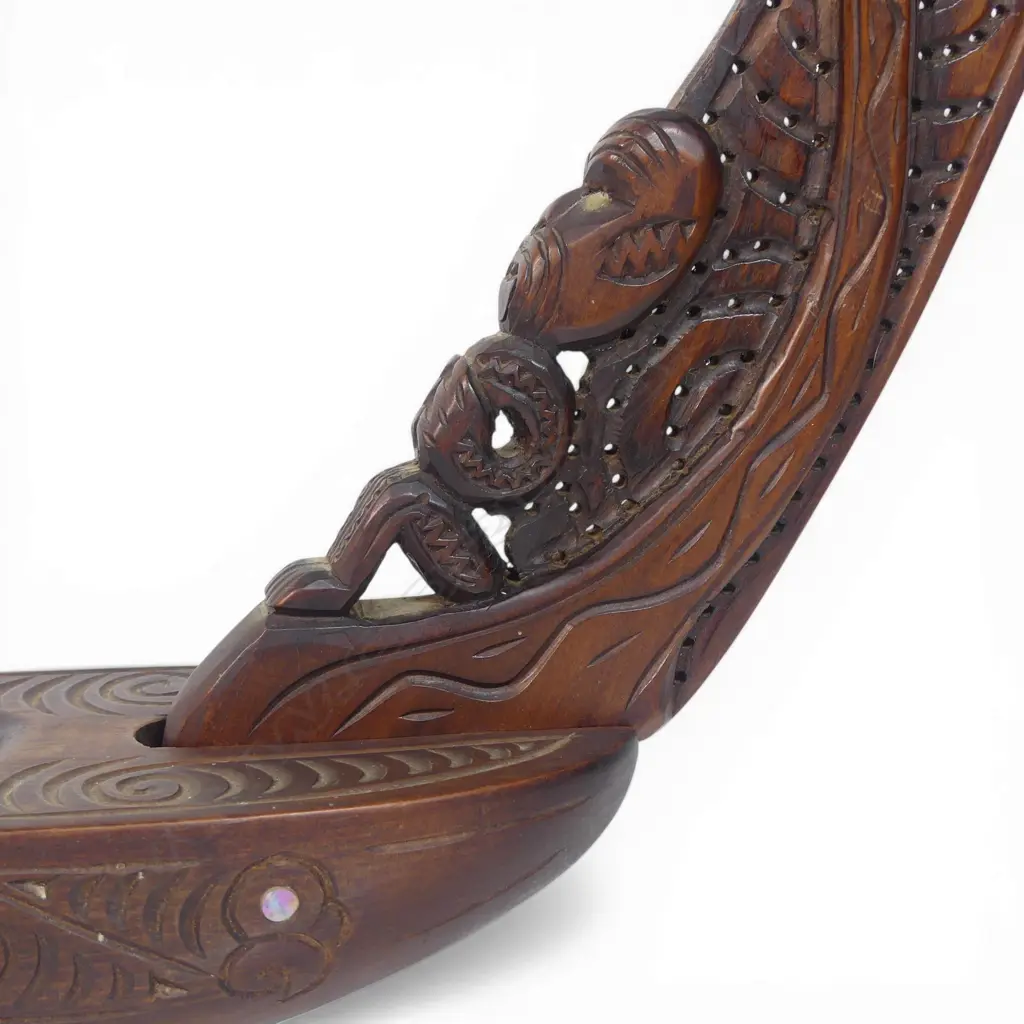 A mid/late 20thC Māori native carved wood model waka, Image 1++