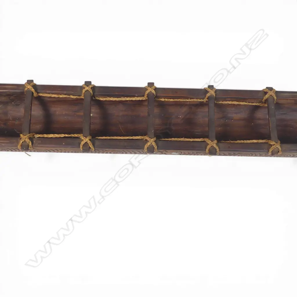 A mid/late 20thC Māori native carved wood model waka, Image 1++