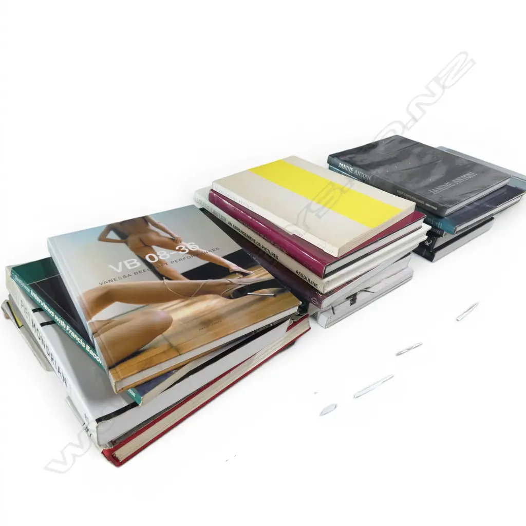 ASST. ARTBOOKS; LICHTENSTEIN, BANKSY ETC Image 1++