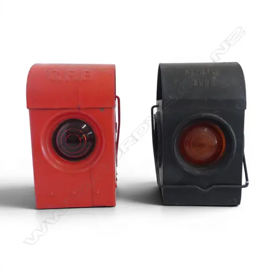 2 VINTAGE ROAD LAMPS H.240mm
