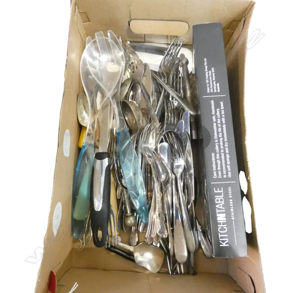 SMALL BOX OF MIXED SILVER PLATE CUTLERY ETC Image 1++