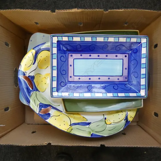 BOX OF 7 MIXED PATS. SERVING DISHES BRIGHT COLOURS