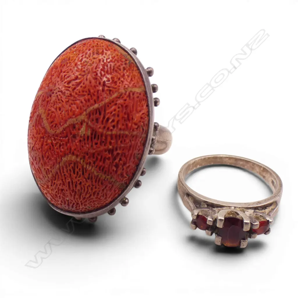 S/SILVER & GARNET RING  WITH LARGE RED CORAL DRESS RING Image 1++