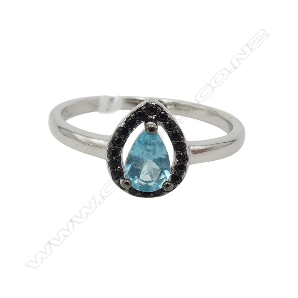 SILVER BLUE TOPAZ AND SAPPHIRE RING SIZE P Image 1++
