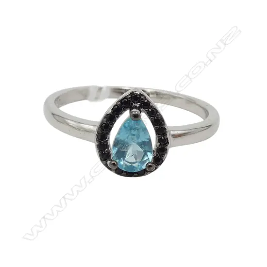 SILVER BLUE TOPAZ AND SAPPHIRE RING SIZE P