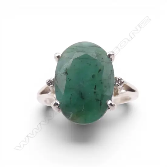 SILVER EMERALD & DIAMOND RING