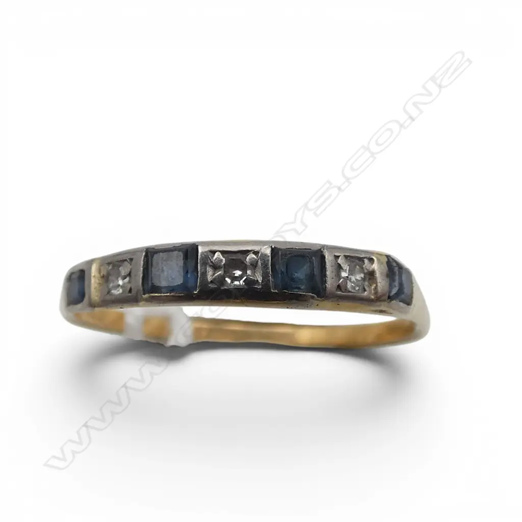 VINTAGE 18ct GOLD SAPPHIRE & DIAMOND BAND RING 1.6gms Image 1++