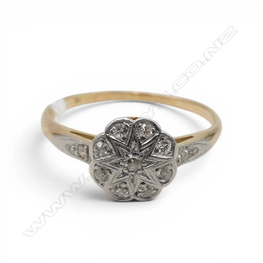 9ct DIAMOND CLUSTER RING, 2.1gm, SIZE N1/2 Image 1++
