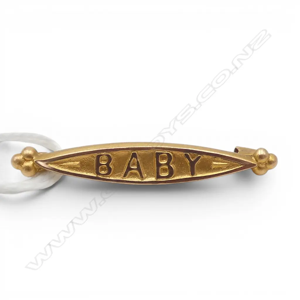 9ct BABY BROOCH, 0.9ct Image 1++