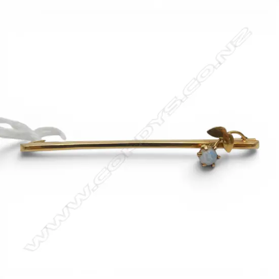9ct GOLD BAR BROOCH with small opal cabochon 1.13gms
