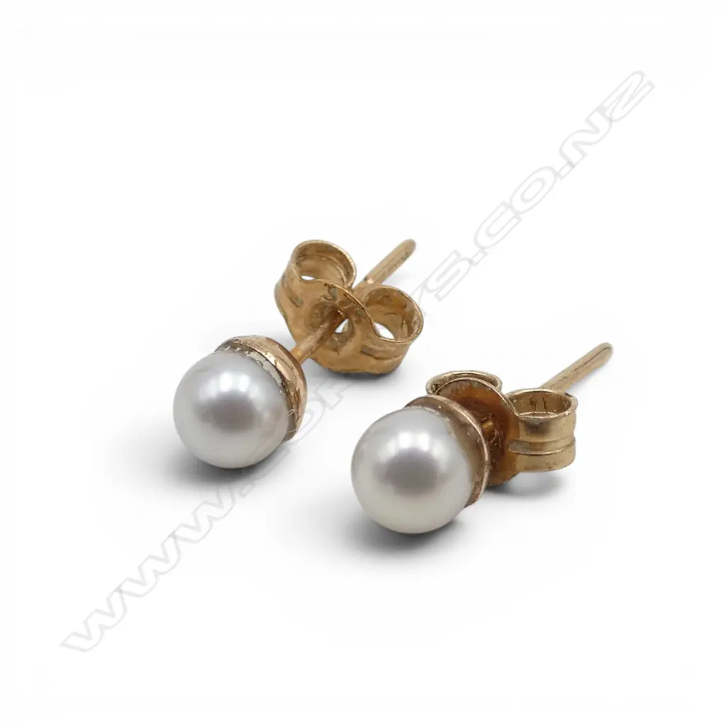 PR 9ct SML PEARL EARRINGS Image 1++