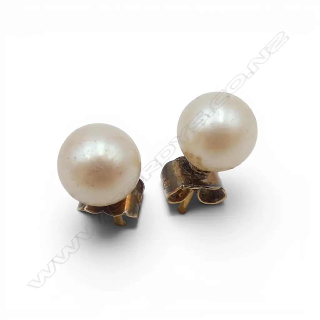 PR 18ct PEARL STUD EARRINGS, 1.38gm Image 1++