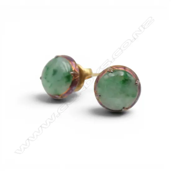 PR 20ct JADE STUD EARRINGS, 1.6gm, butterflies not gold