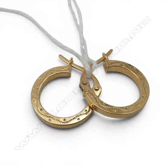 pr 9CT GOLD HOOP EARRINGS engraved sides 1gms