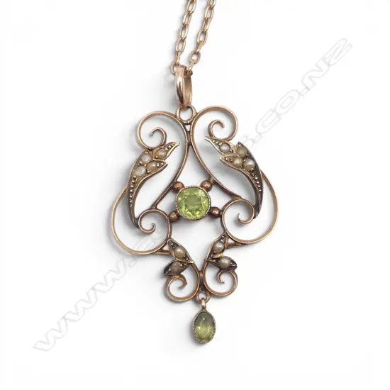 9ct ART NOUVEAU PERIDOT & SEED PEARL PENDANT on 9ct CHAIN, 4.9gm, L.450mm