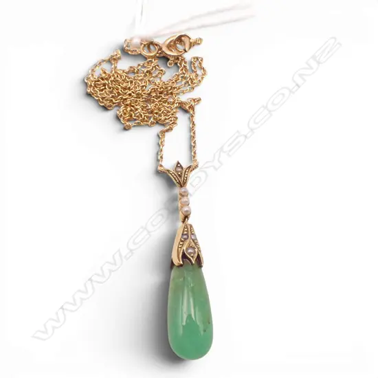 14CT GOLD PEARL AND JADE PENDANT 9CT GOLD CHAIN 