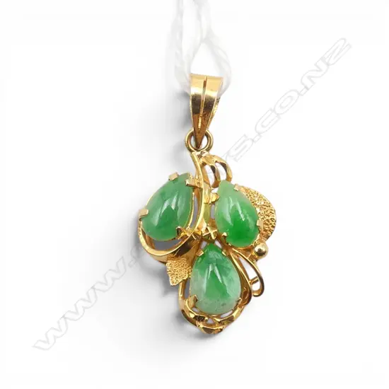 18ct JADE PENDANT, 1.79gm