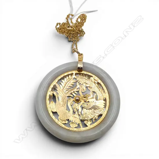 14CT GOLD AND JADE PENDANT PLATED GOLD CHAIN Total Weight  31.59gms 