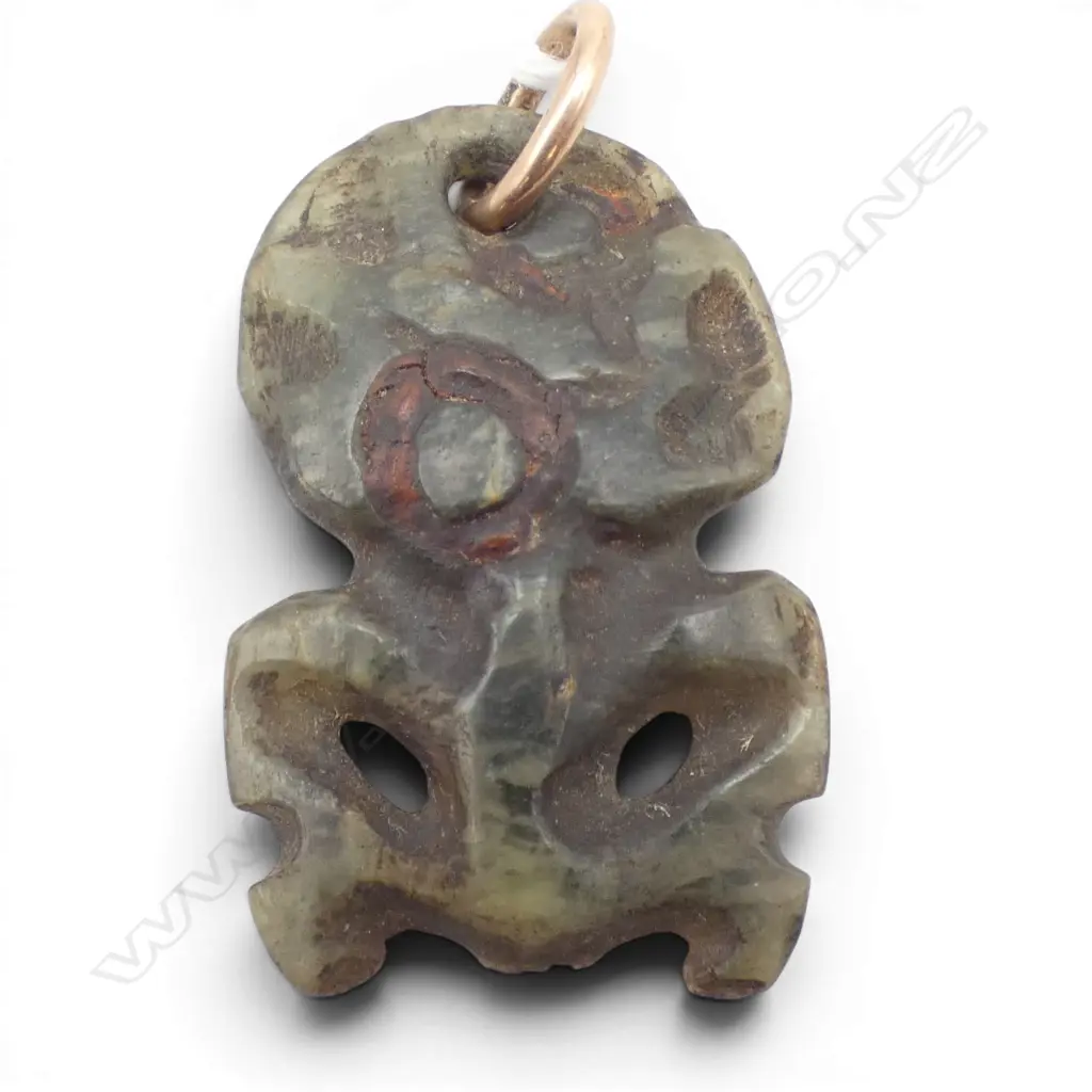 VINTAGE CARVED POUNAMU HEI TIKI w. 9 CT GOLD HOOP H.35mm Image 1++