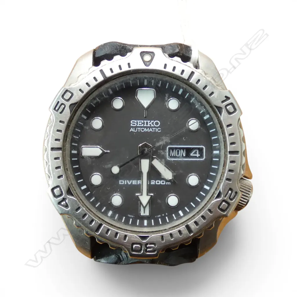 SEIKO AUTOMATIC DIVER'S 200m WRISTWATCH running. No strap Image 1++