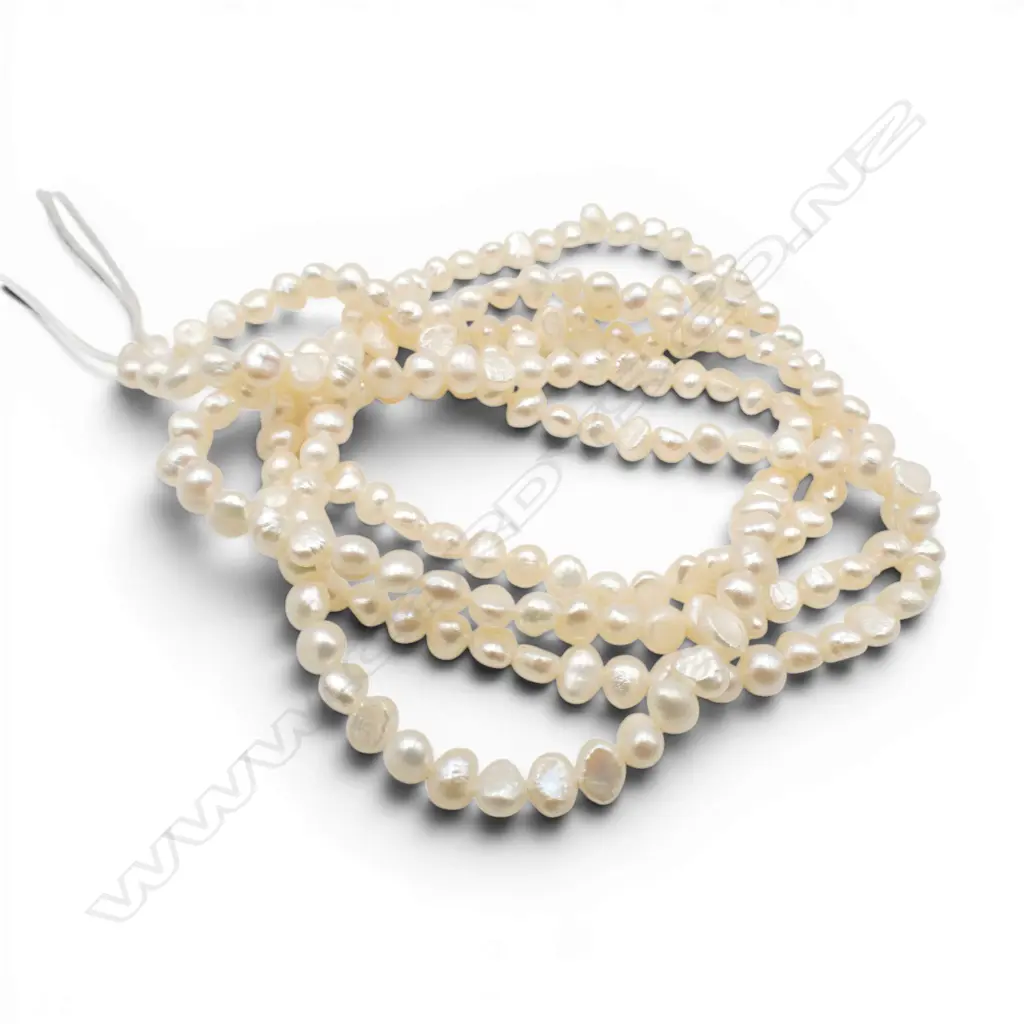 STRING OF BAROCH FRESH WATER PEARLS L490MM Image 1++