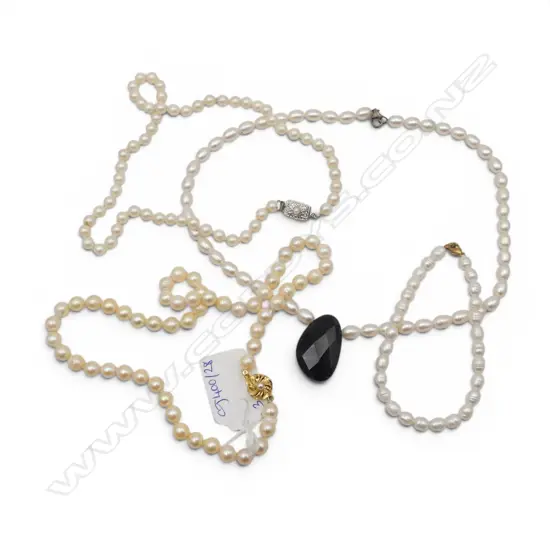 3 PEARL NECKLACES + BRACELET
