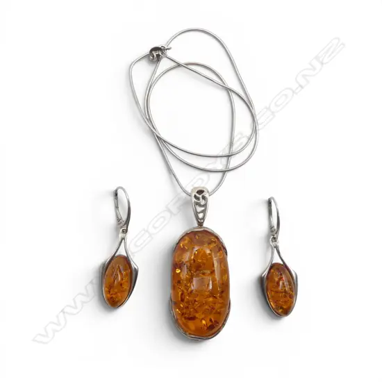 KORABA S/SILVER & AMBER NECKLACE & EARING SET IN ORIGINAL BOX 