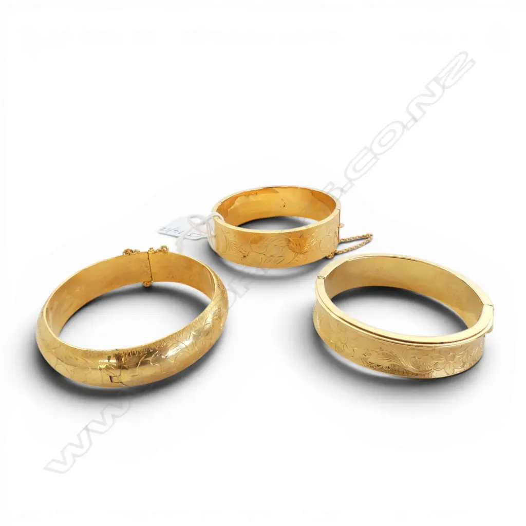 3 VINTAGE GOLD PLATED THAI HINGED BRACELETS, D.65MM-70MM  Image 1++