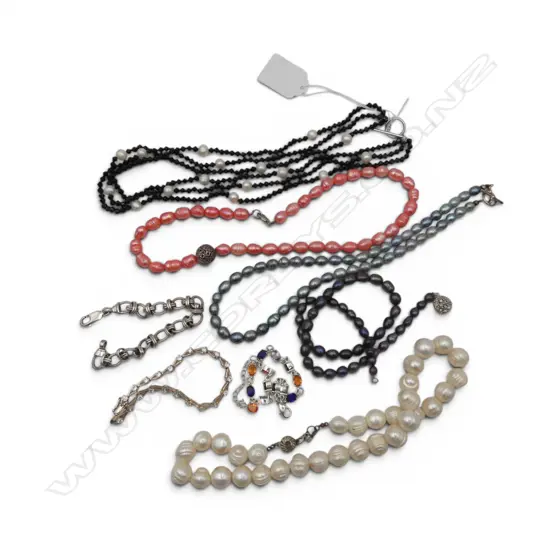 5 PEARL NECKLACES + 3 BRACELETS (2 925 SILVER)
