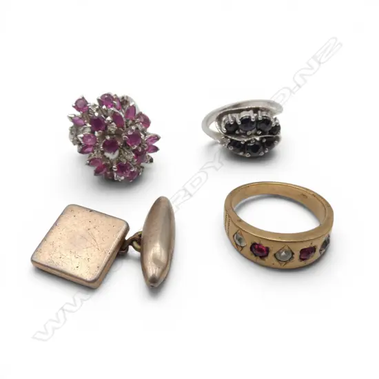 3 COSTUME RINGS + SINGLE CUFFLINK