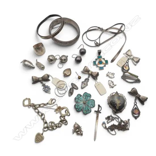 SELECTION MAINLY VINTAGE SILVER JEWELLERY etc 140gms