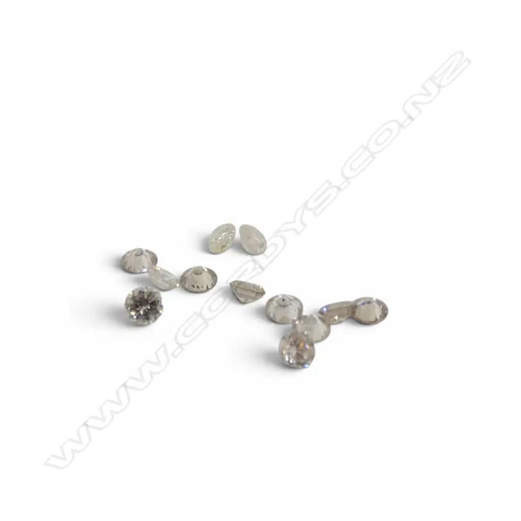 BAG OF 14 LOOSE SMALL DIAMONDS 0.30ct Image 1++