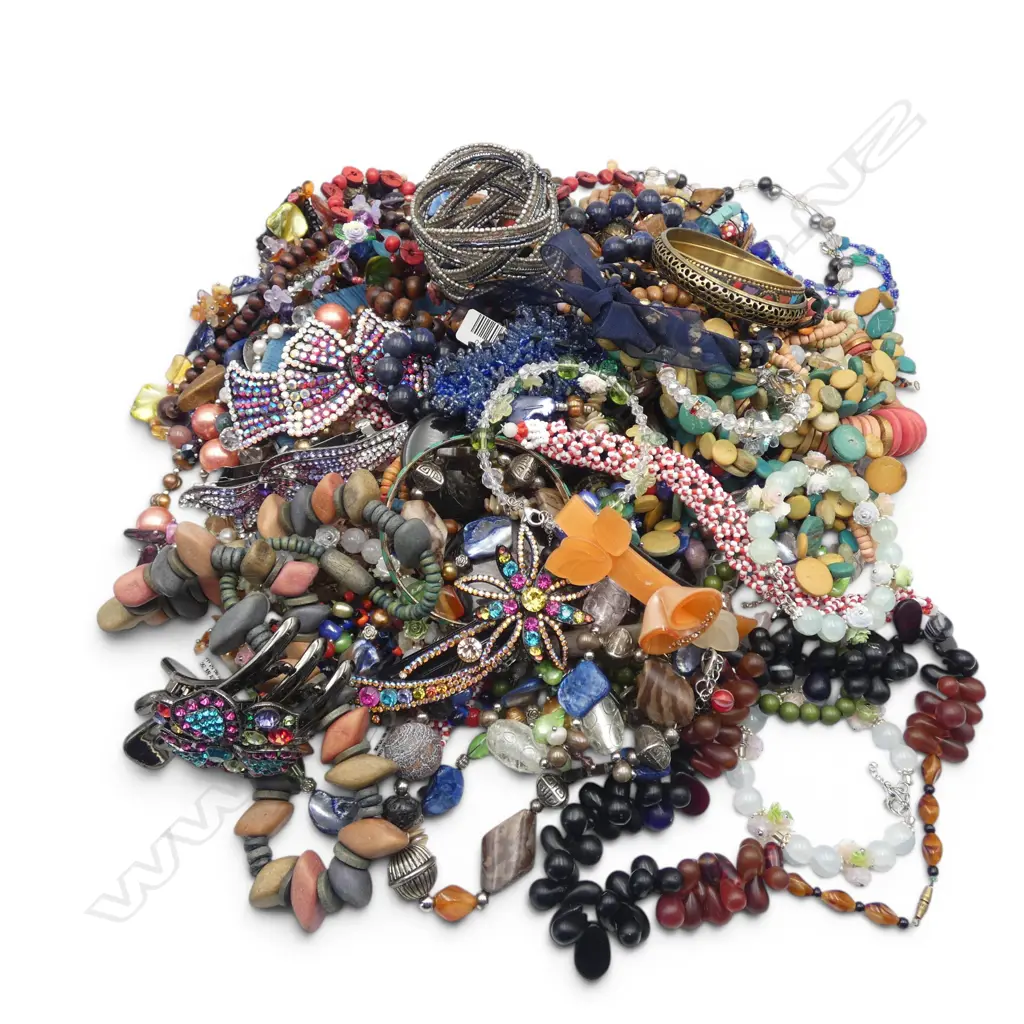 ASST. COSTUME JEWELLERY Image 1++