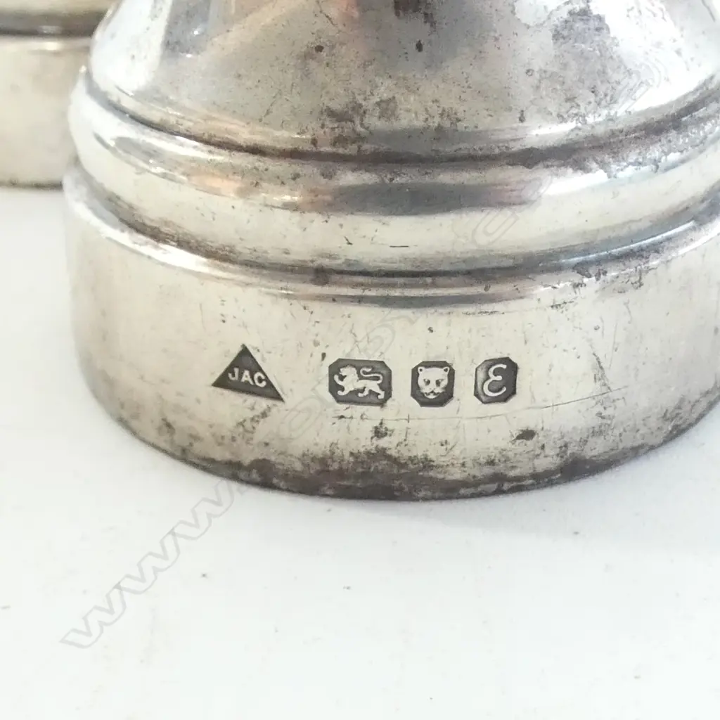 2 STG SILVER PEPPERETTES, LONDON 1979 H.70mm Image 1++