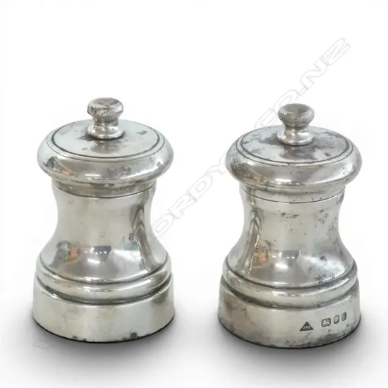 2 STG SILVER PEPPERETTES, LONDON 1979 H.70mm