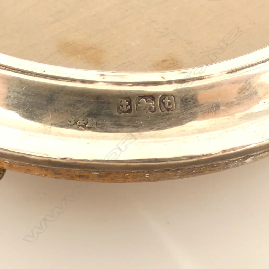 SMALL ROUND SILVER MOUNTED PHOTO FRAME Birmingham 1918. slightly faulted Dia.100mm Image 1++