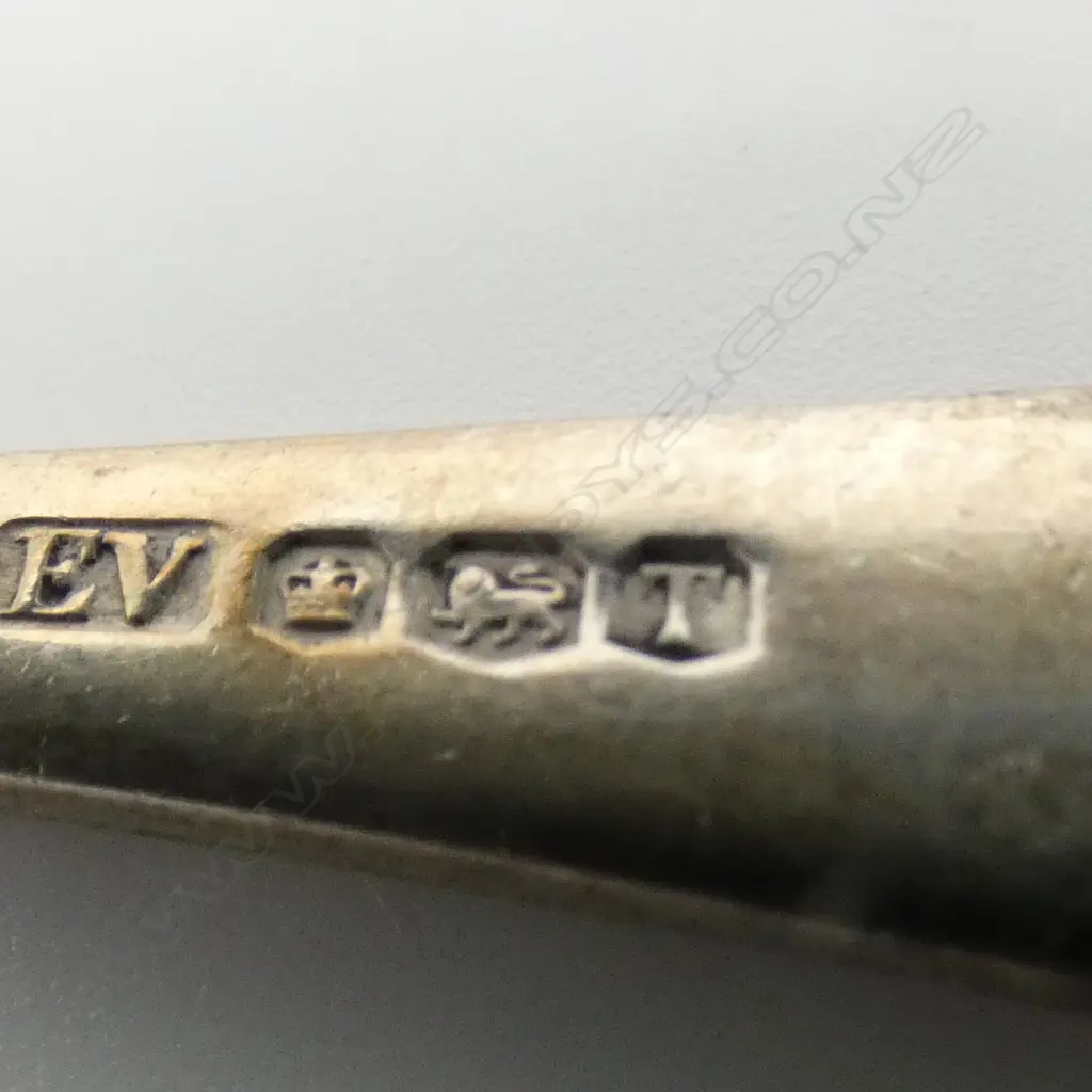 3 PCS S/SILVER BABY SPOON PR OF TONGS & NAPKIN RING 68.9GMS Image 1++