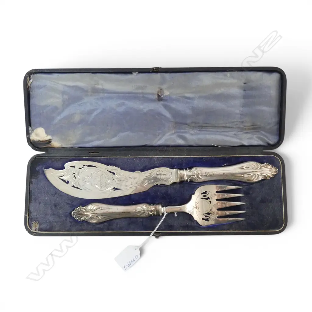 C.1900 FANCY SILVER PLATE PR CASED FISH SERVERS Art Nouveau embossed handles Image 1++