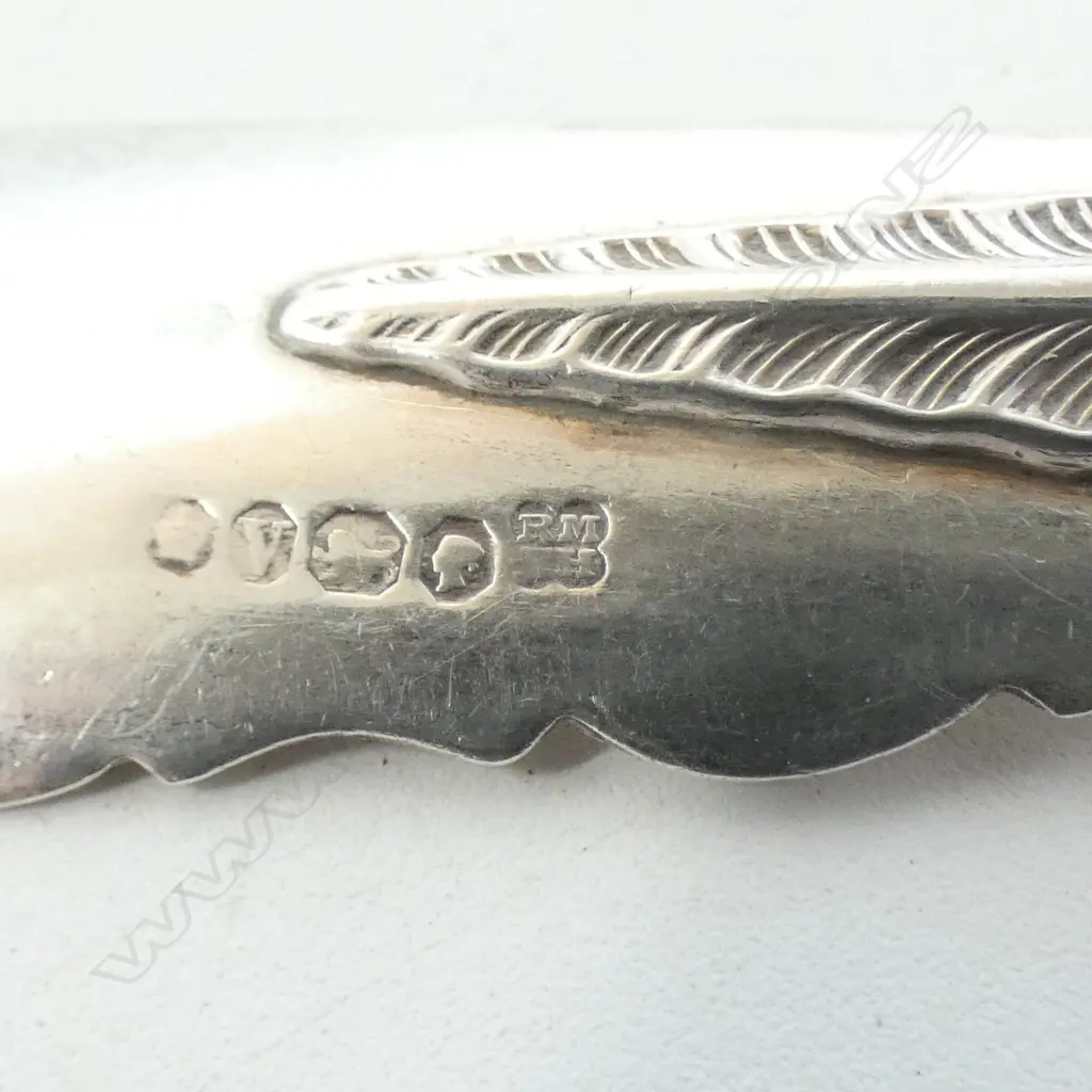 PR VICTORIAN Sheffield 1863 SILVER BUTTER KNIVES 85gms in box. Blades & handles silver. Box faulted. Image 1++