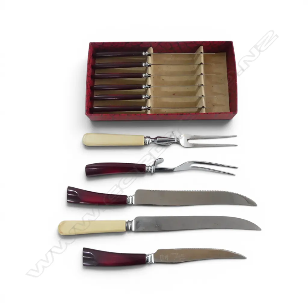 6 BOXED STEAK KNIVES + 5 CARVING TOOLS Image 1++