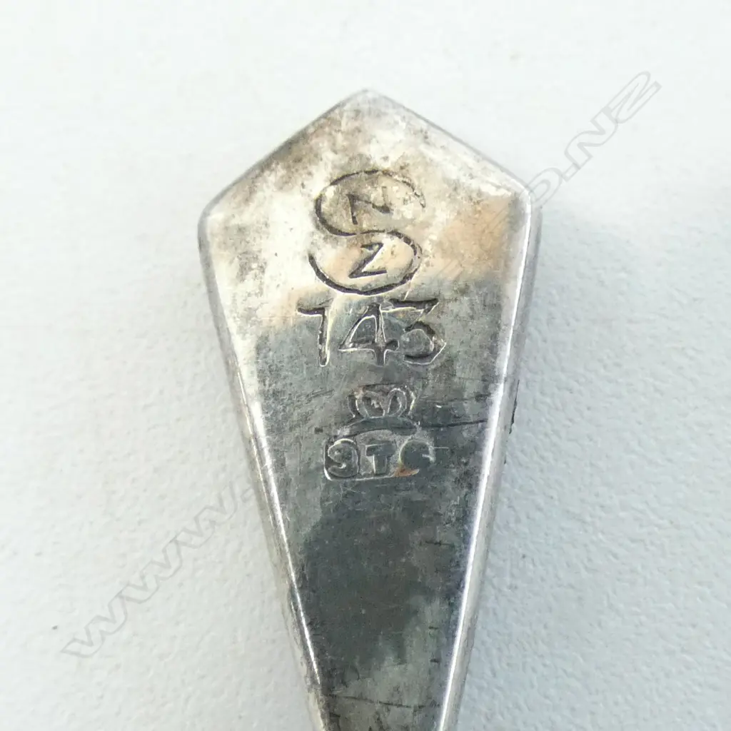 CHINESE SILVER BUTTER KNIFE S/SILVER SIFTING SPOON & S/SILVER NZ PAUA COFFEE SPOON57.6 GMS Image 1++