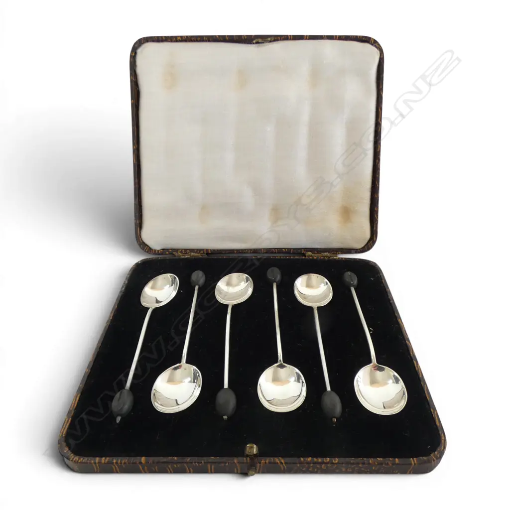 CASED SET OF 6 COFFEE BEAN HANDLED S/SILVER COFFEE SPOONS 31GMS Image 1++