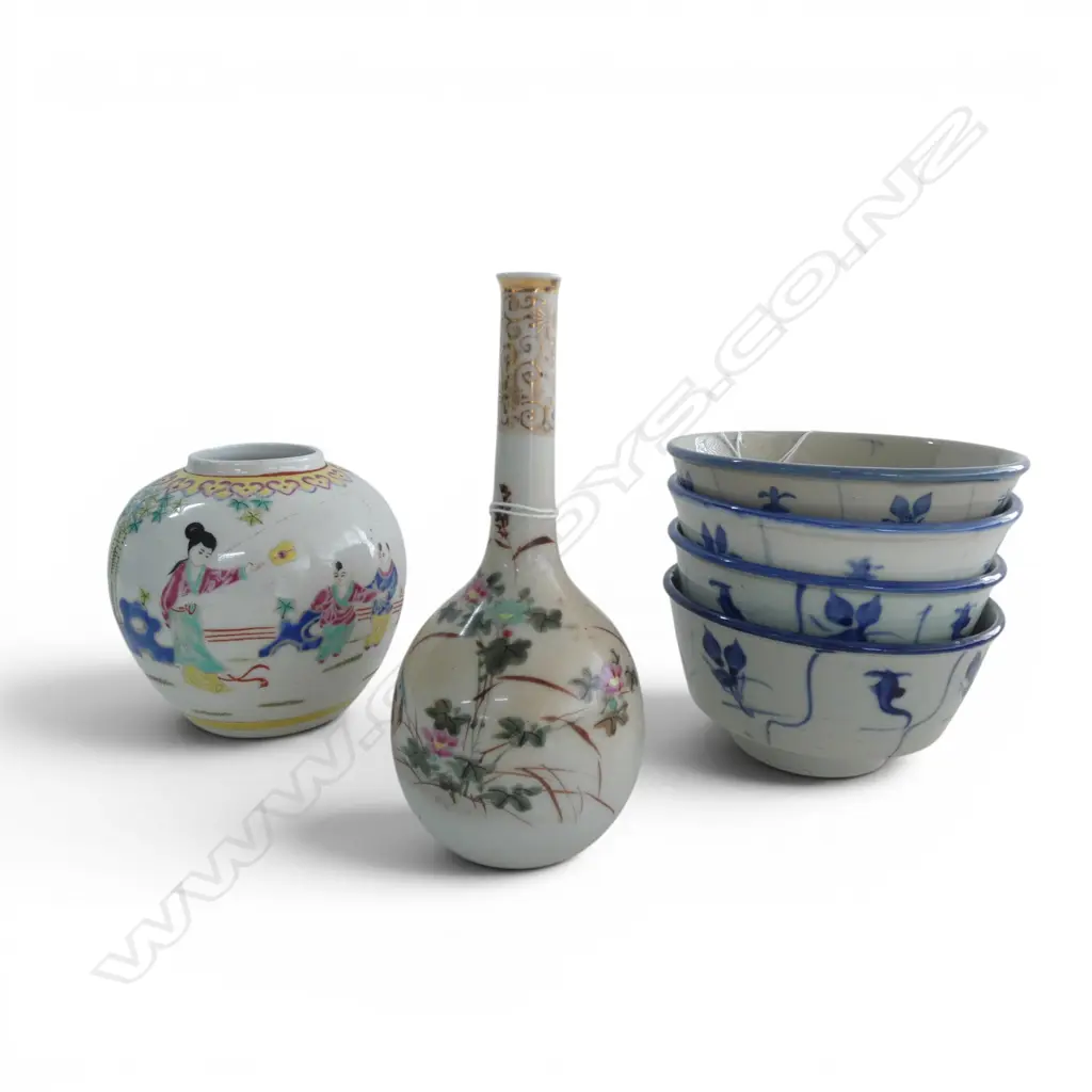7 ORIENTAL PIECES; 4 BOWLS, FAMILLE ROSE VASE, GINGER JAR, BOWL ON STAND Image 1++