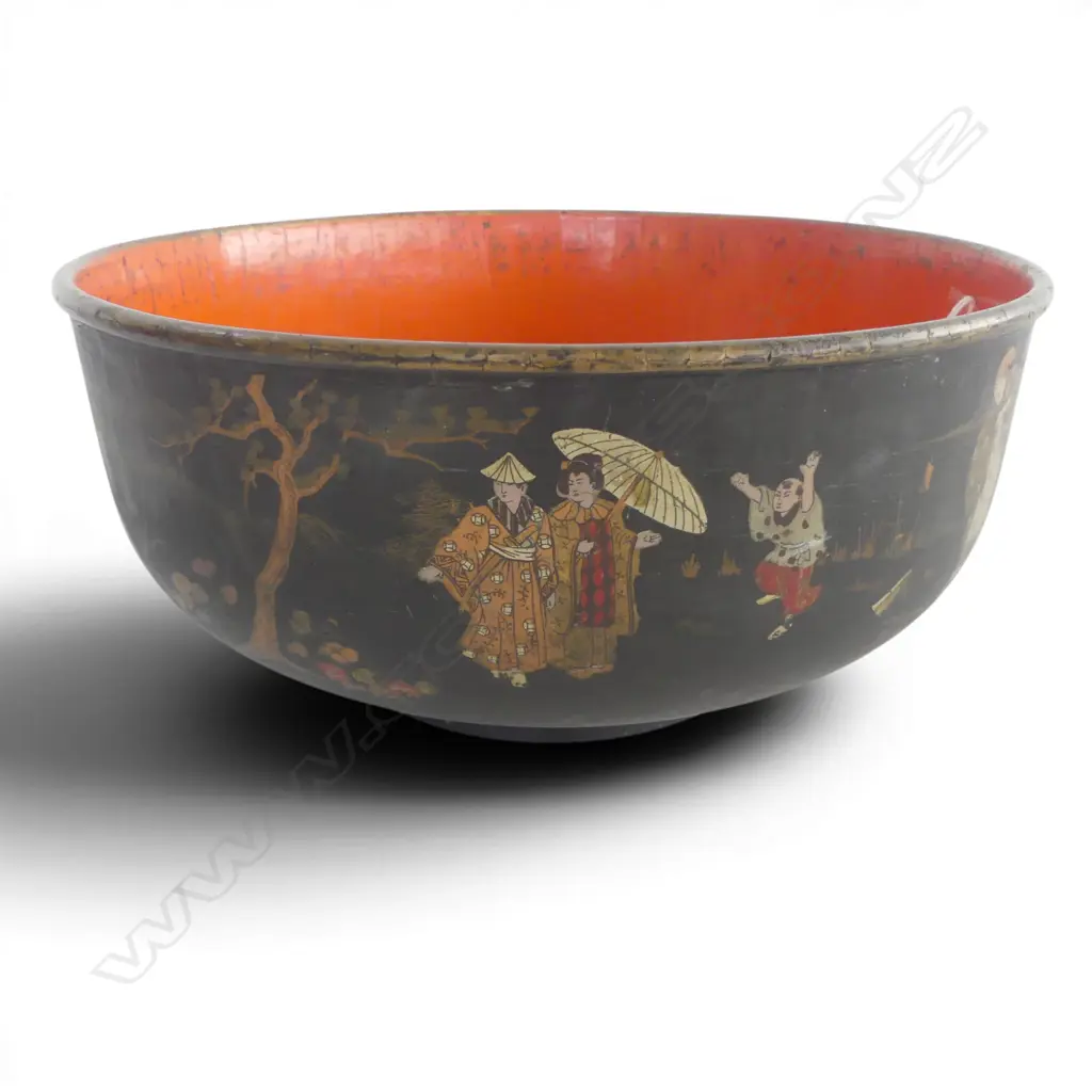 ANTIQUE JAPANESE BLACK LAQUERED HAND PAINTED PAPIER MACHE BOWL  SUPERB DETAIL H105 DIA235MM Image 1++