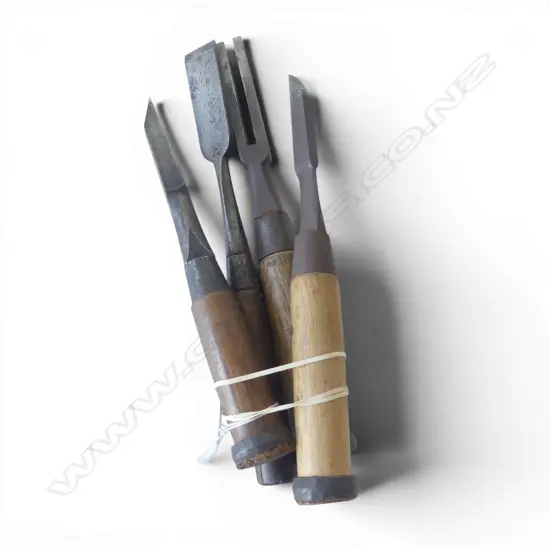 4 VINTAGE JAPANESE QUALITY STEEL CHISELS w wood handles. Some signed. 1 w dble blade. Longest 265mm