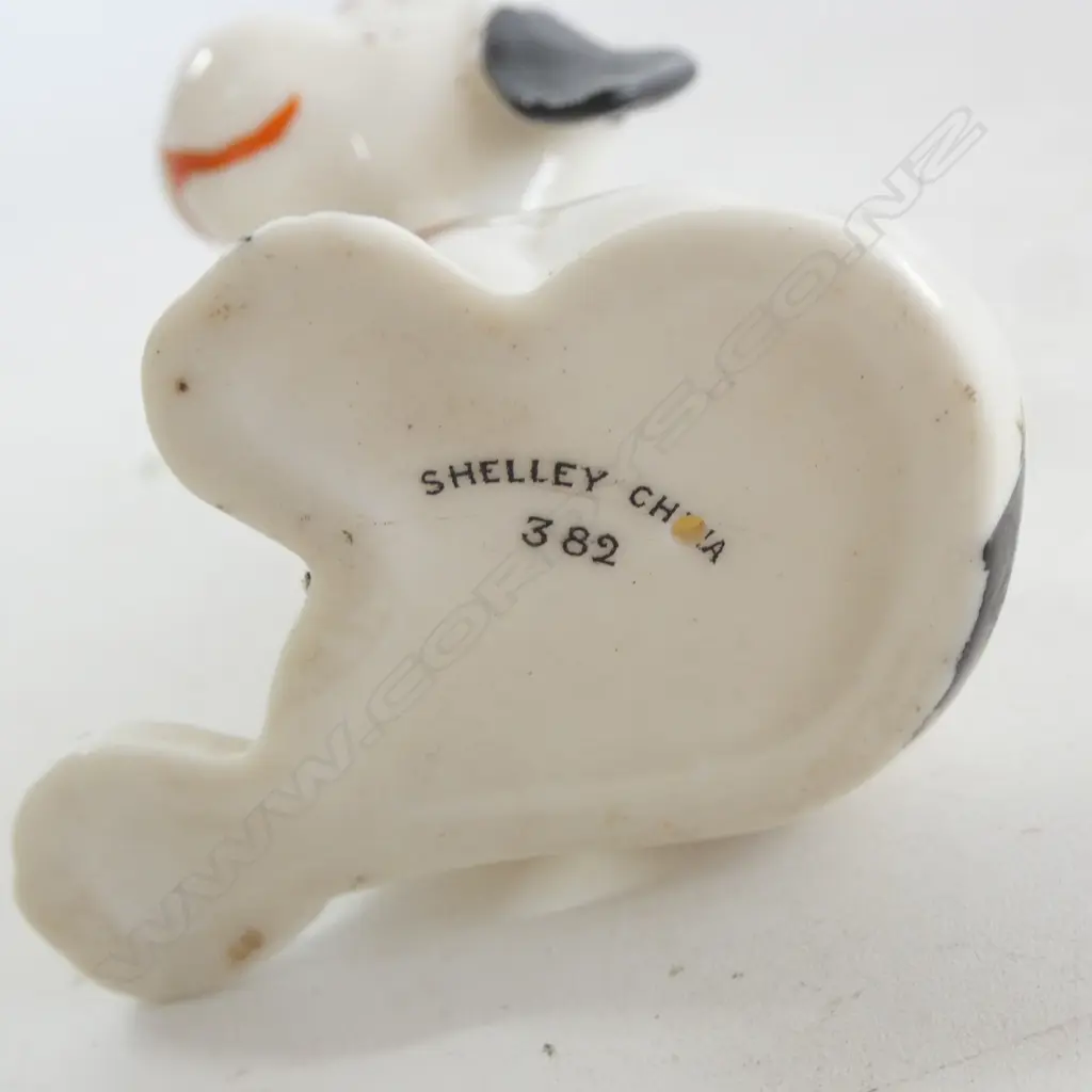 Uncommon 'SHELLEY CHINA' CRESTED 'ABERYSTWYTH' SEATED DOG ORNAMENT Image 1++
