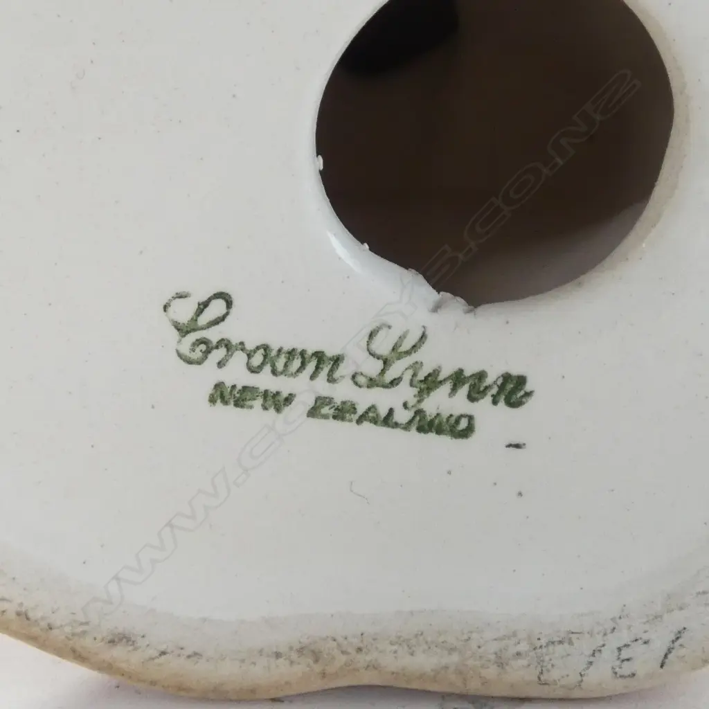 2 CROWN LYNN BIRD ORNAMENTS H.145mm Image 1++