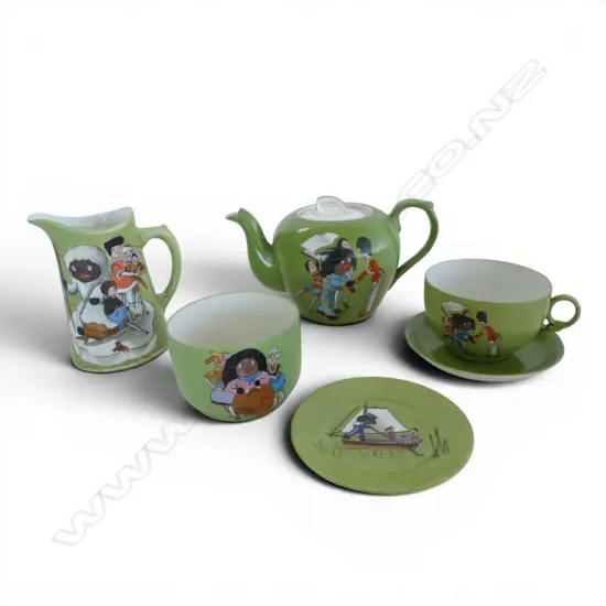 c1904 6PC FLORENCE UPTON DUTCH PEG DOLLS CHILD-SIZE TEA SET, TEAPOT, M/S, C/S & PLATE, sml chip to teapot lid